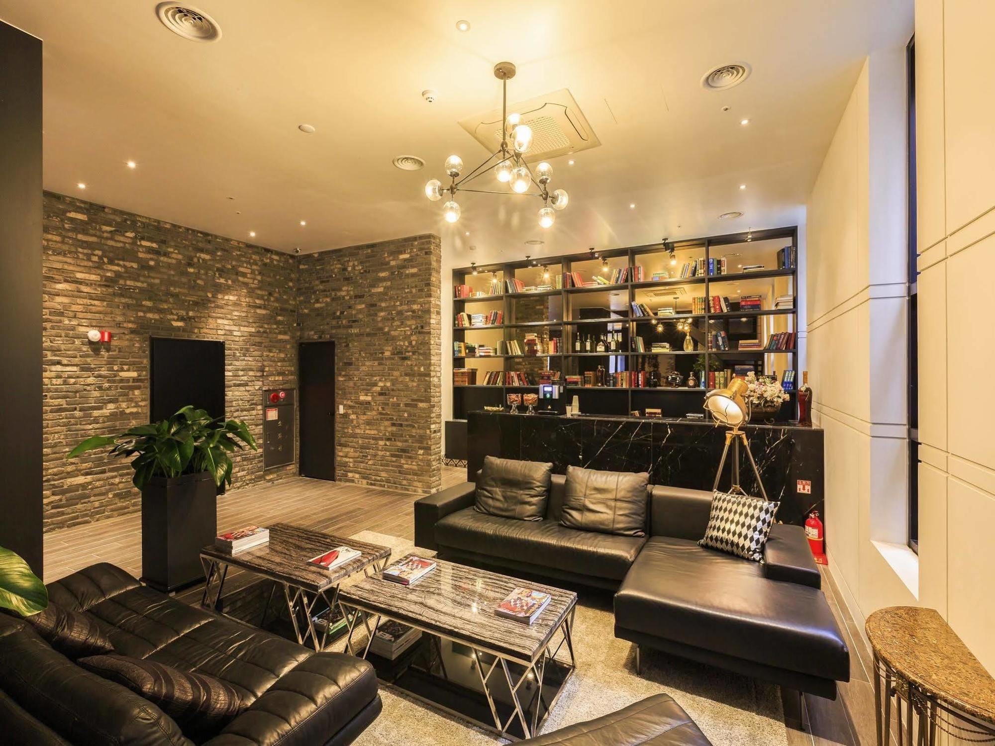 Trang Blue Hotel Seoul Exterior photo