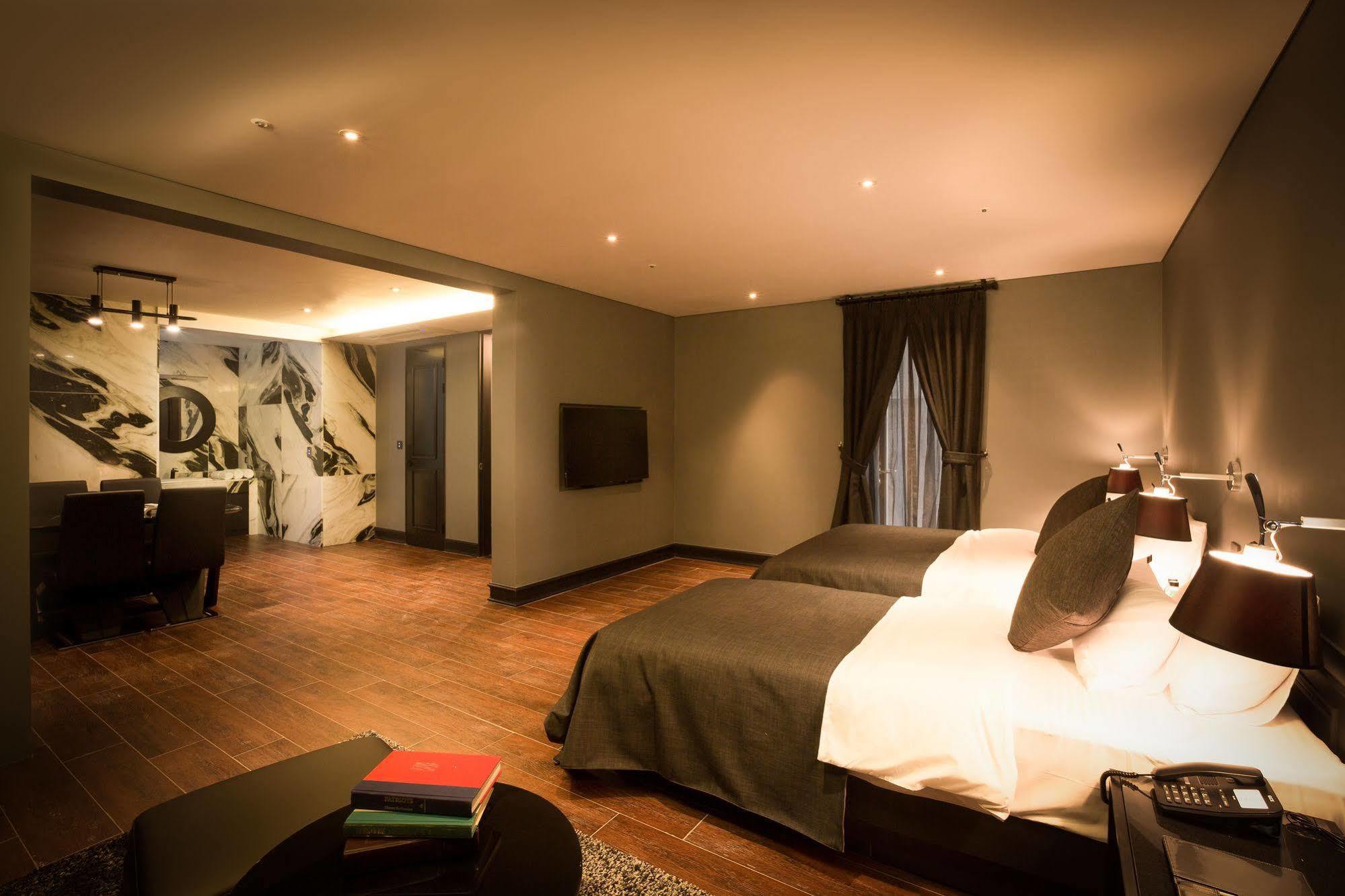 Trang Blue Hotel Seoul Exterior photo