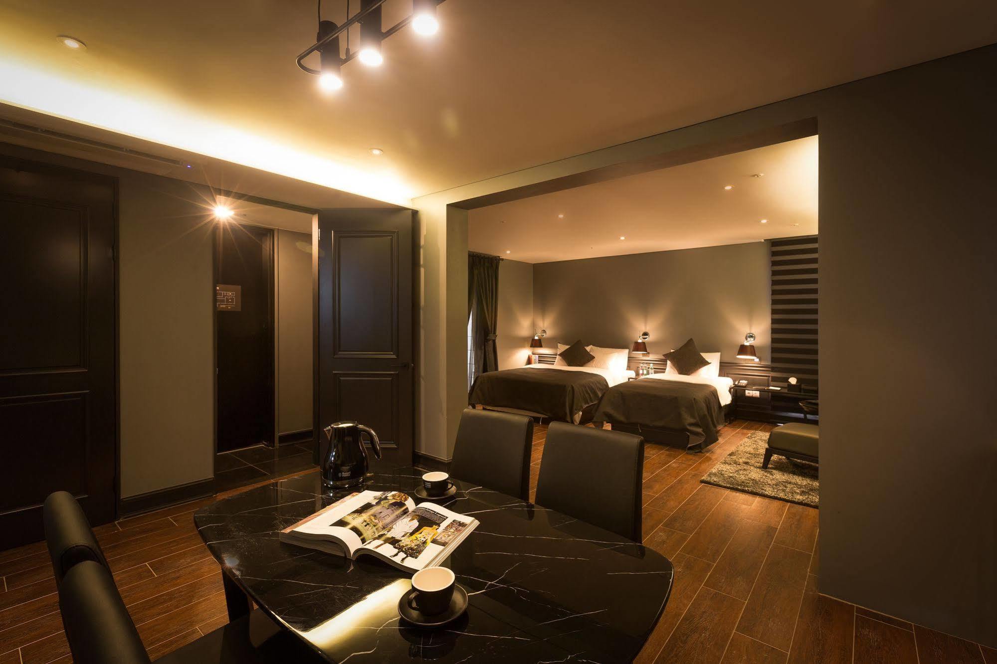 Trang Blue Hotel Seoul Exterior photo